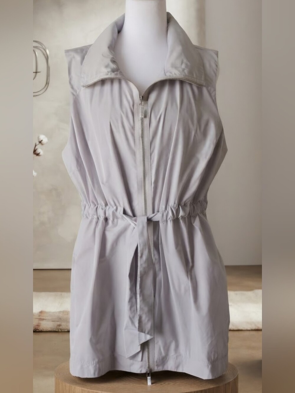 Chico's Zenergy Light Gray Utility Vest Zip Front Drawstring Waist Size 3